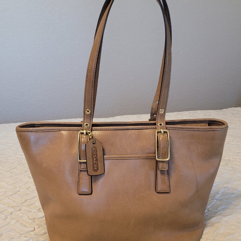 RARE COACH - Vintage Glove-Tanned Cowhide Smooth Leather Legacy Market Tote